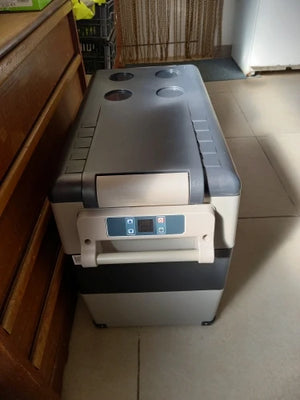Aaed0bda40fe442a6baec1fdfa69147d7z.jpg
